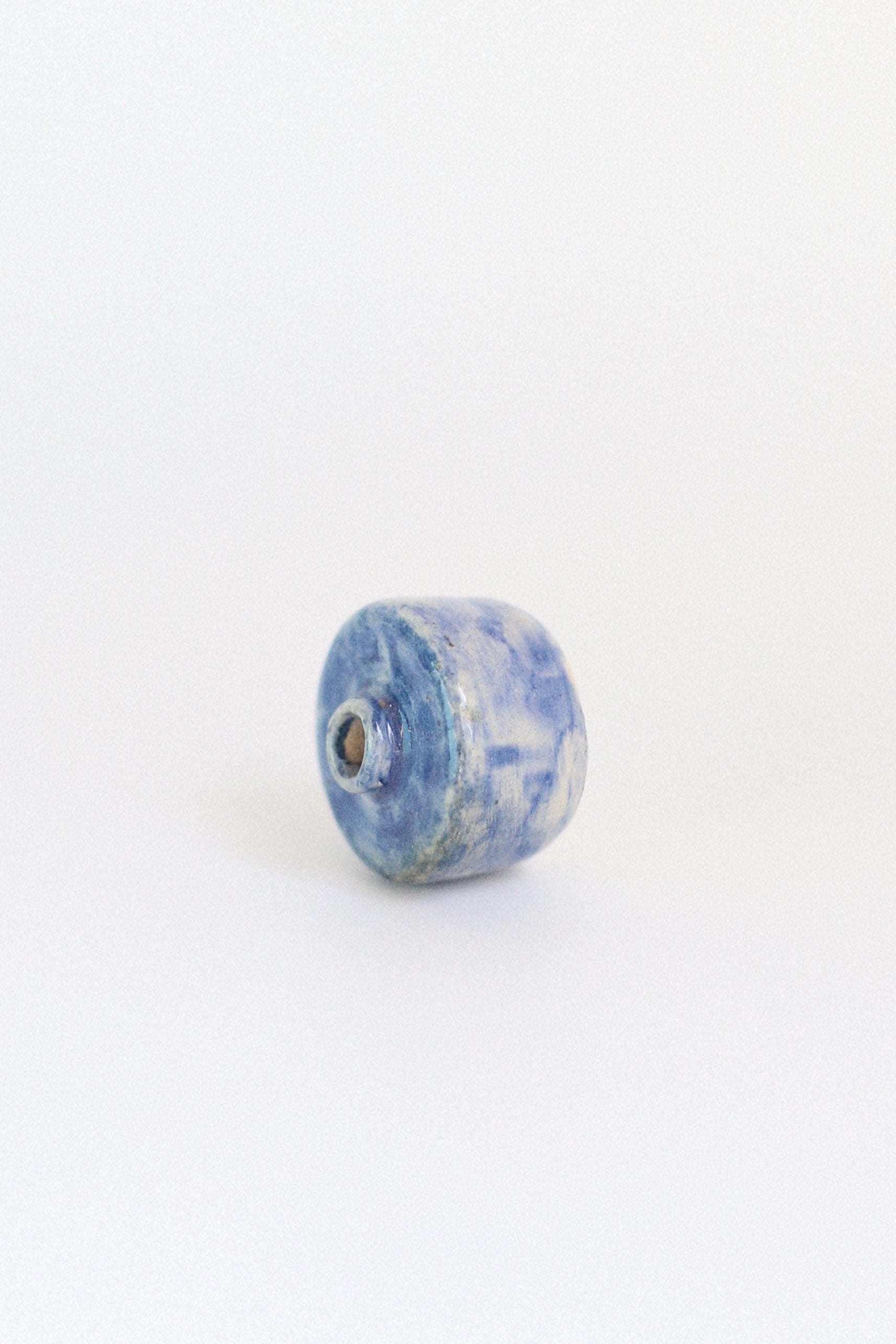Jarrón azul recto bajito