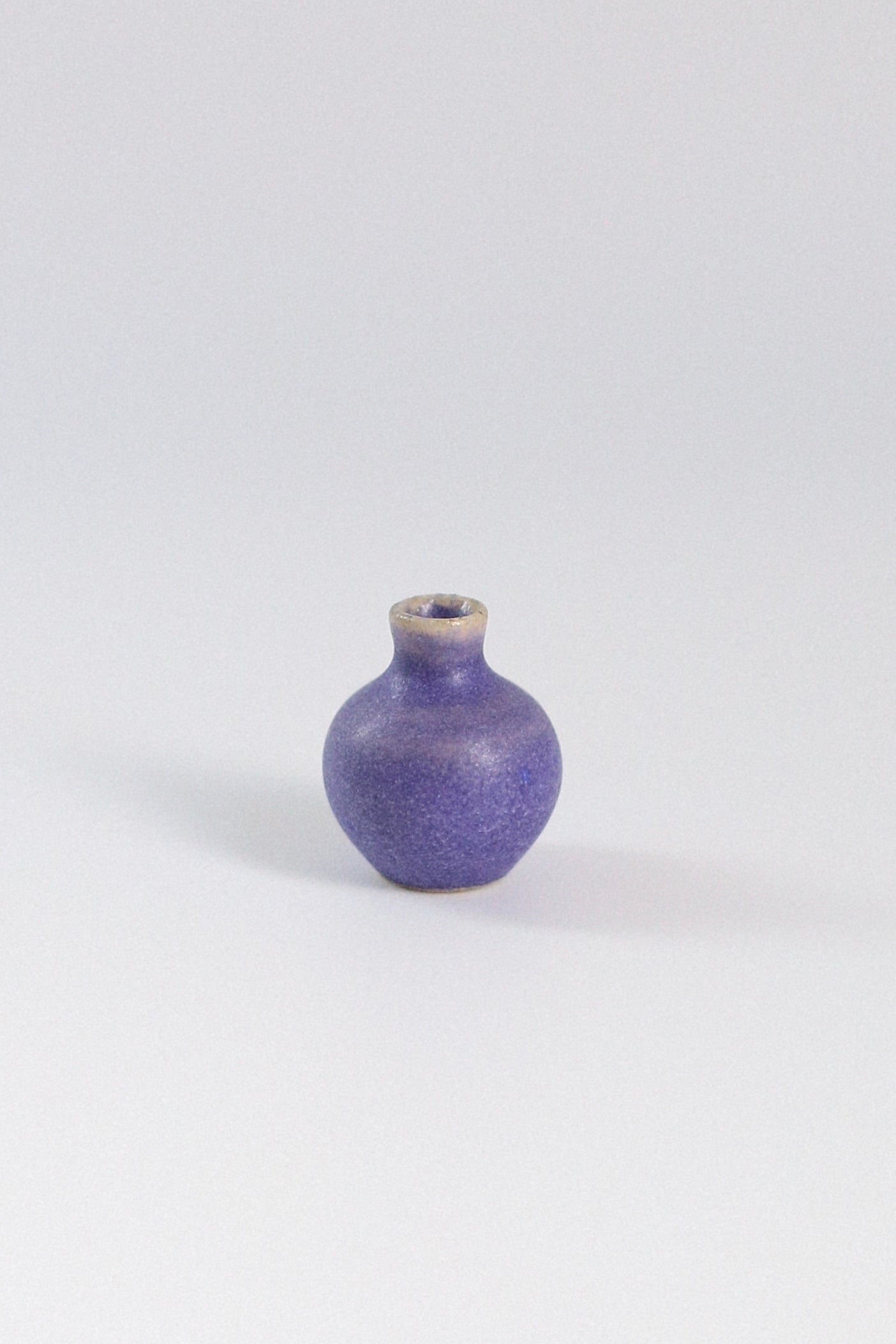 Jarroncitos violeta mate